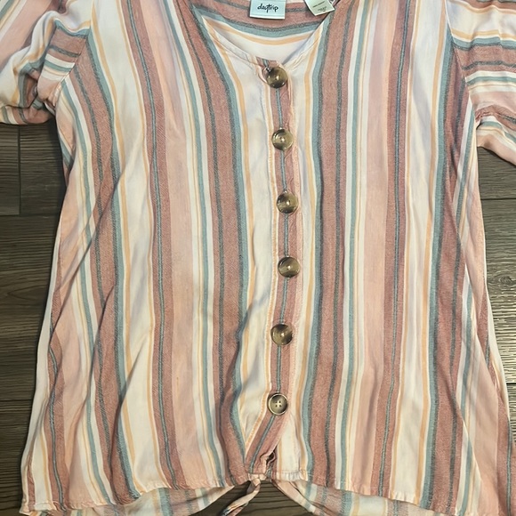 Daytrip Blouse - Picture 3 of 4